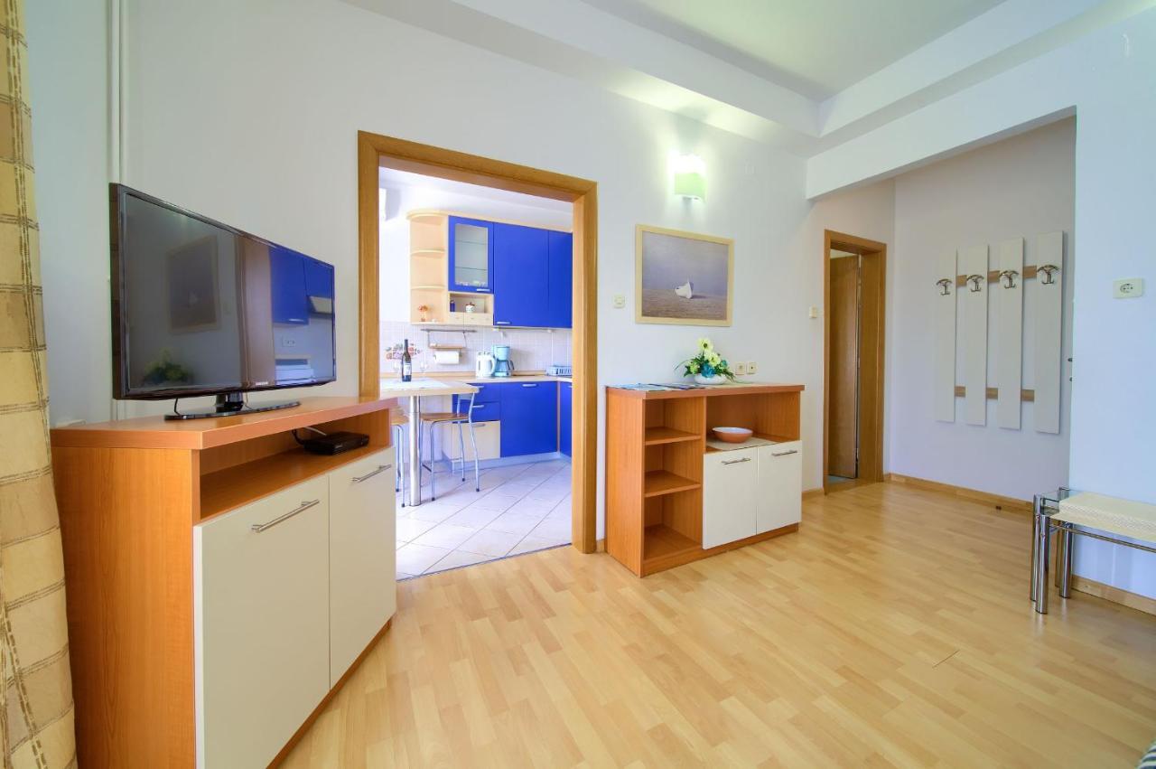 Apartment Jele Malinska
